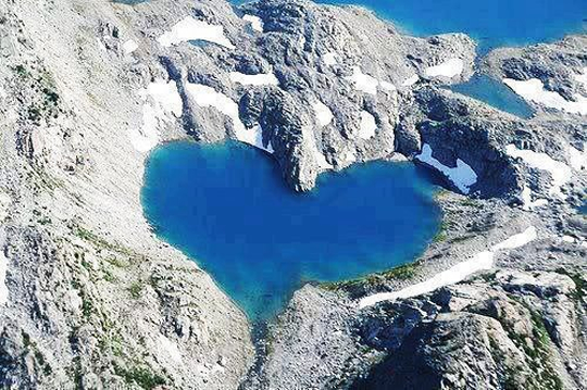 heart_shaped_shimshal_lake_pakistan