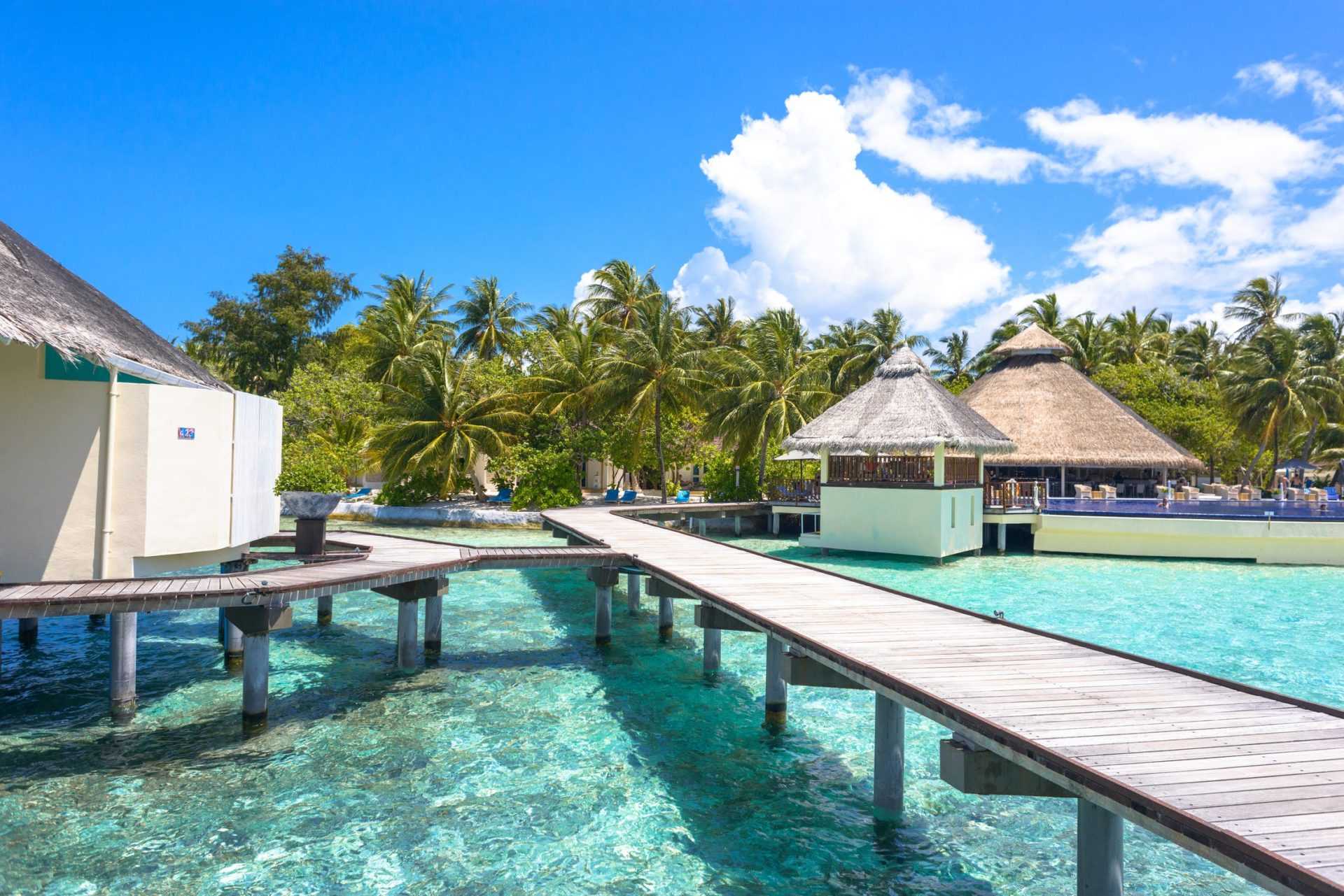 Мальдивские острова открывают туристические курорты