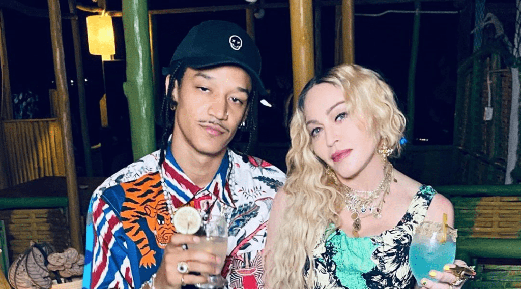Мадонна устроила вечеринку на Ямайке